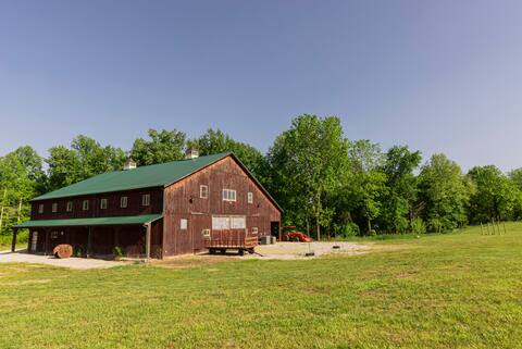 Upper Room at Miller's Crossing (Barn & Loft)
