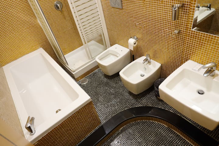 Vaticano Apartament – Via Catone 21 gallery image 2