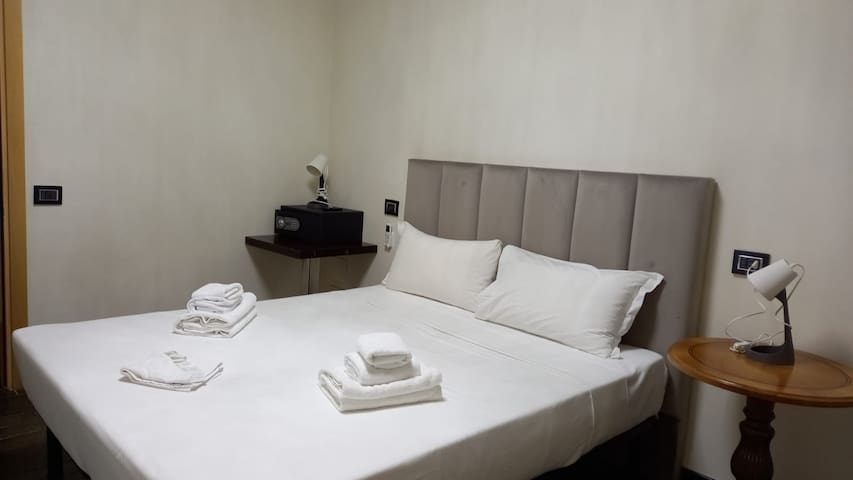 Vaticano Apartament – Via Catone 21 gallery image 3