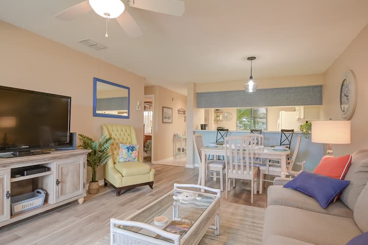 ️Cozy 2 Bed 2 Bath, Ground Floor W/ Lake View 10 Mins To Airport /Pool & Jacuzzi - Fort Myers, FL