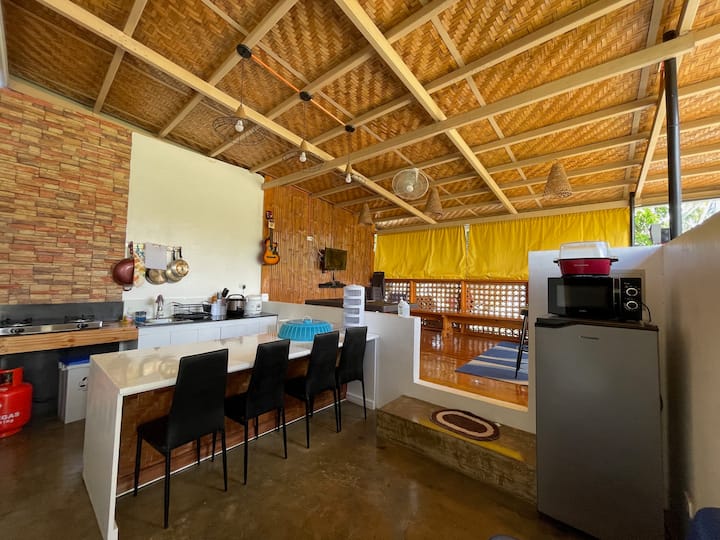 Exclusive Farm Resort And Sports Lounge For 20 Pax - Compostela