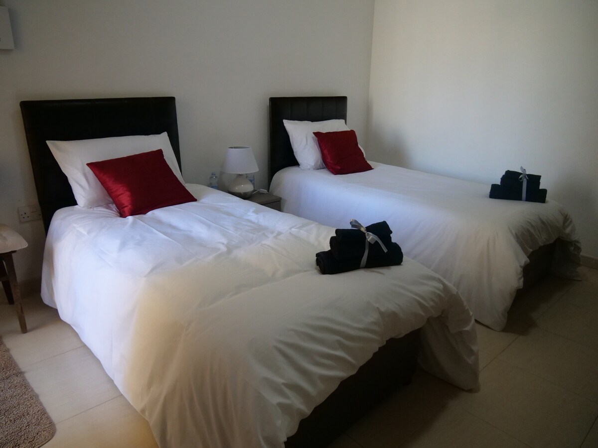 втората спалня...2 единични легла.