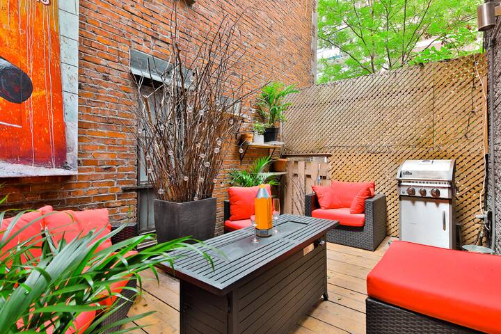 Luxury Townhome on the Park | Amazing Amenities gallery image 5