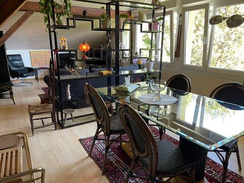 Lovely 1-Bedroom loft w/ free parking on premises