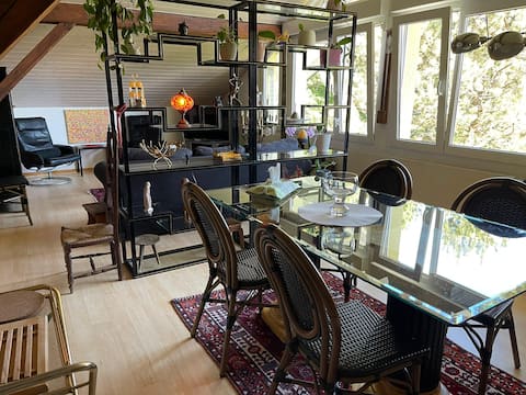 Lovely 1-Bedroom loft w/ free parking on premises