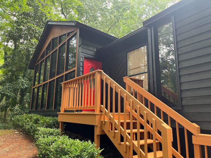 Hip & Cozy 3 Bedroom on Wooded Lot in Kennesaw Houses for Rent in