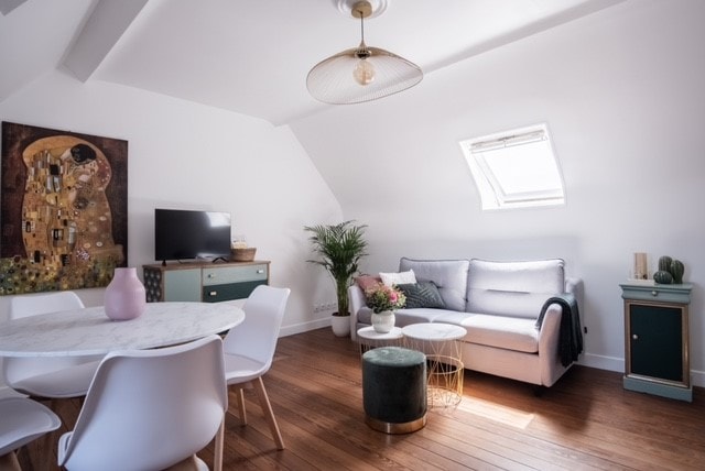 Popular Airbnb listing: Villa Charm Jacuzzi garden, center Cabourg, wifi in Cabourg