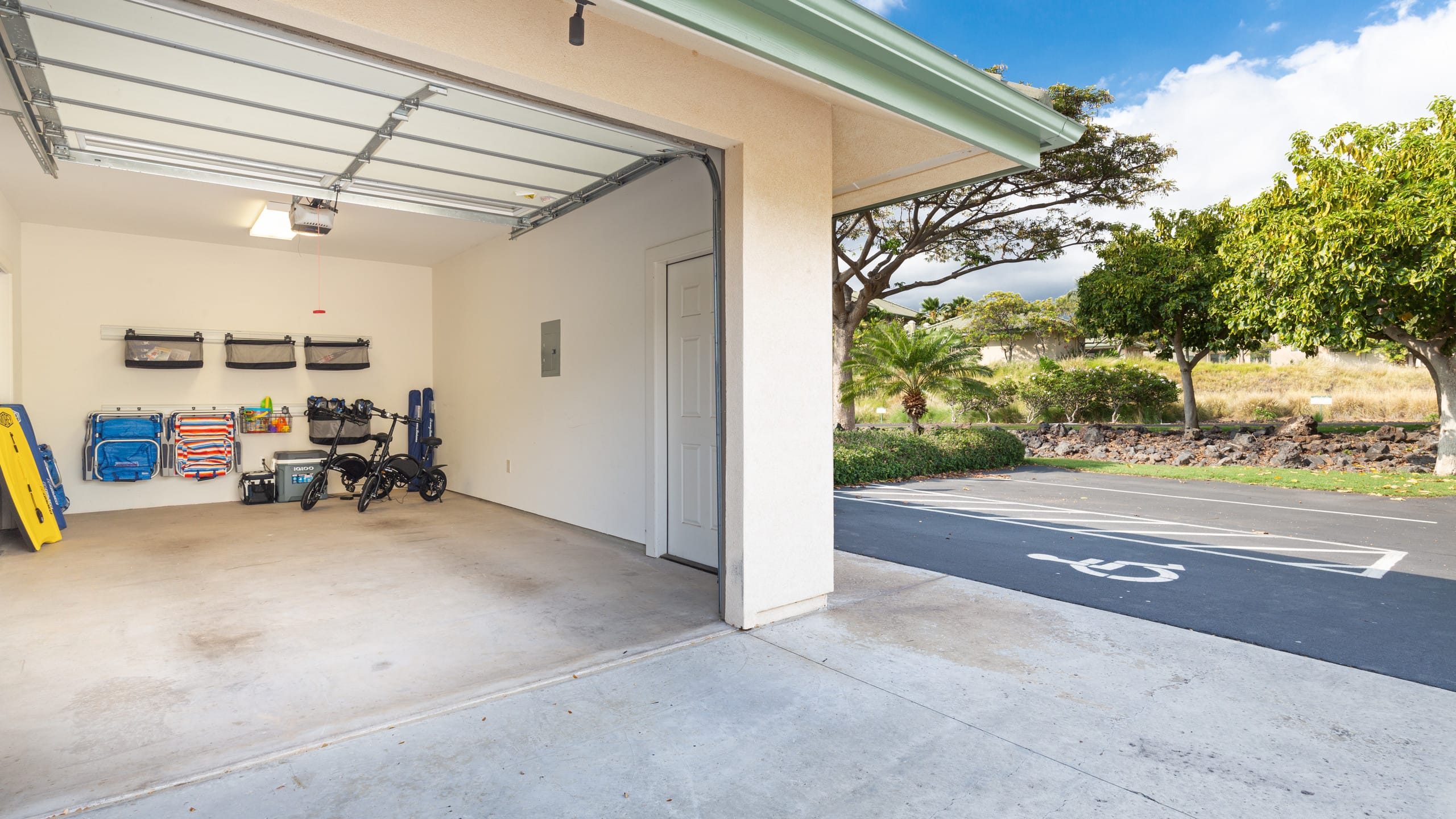 Condo in Waimea · ★4.93 · 3 bedrooms · 5 beds · 3 baths - Image 47