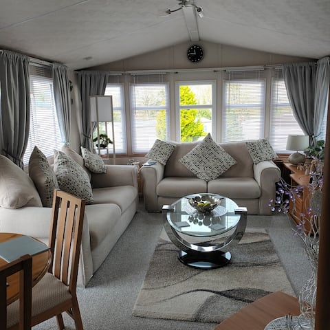 Lovely, Unique Caravan Holiday Home, North Wales