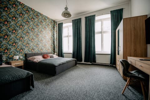 Piotrkowska Mainstreet & Secure