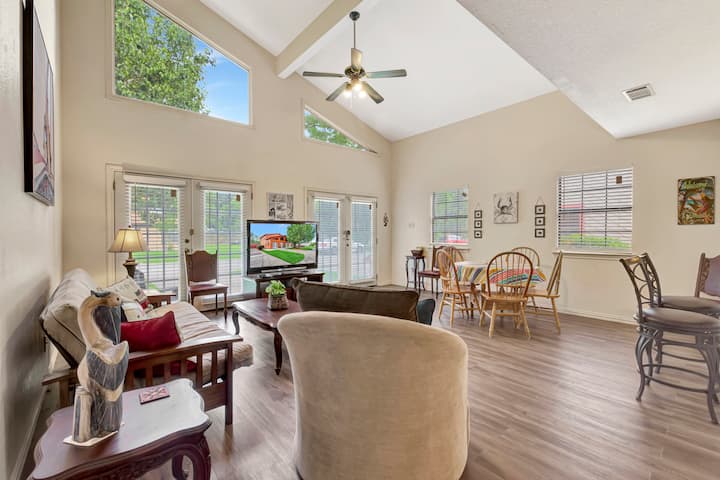 Lovely 3-2 Rental, 3 Blks From Beach Park, Unit10b - Pasadena, TX