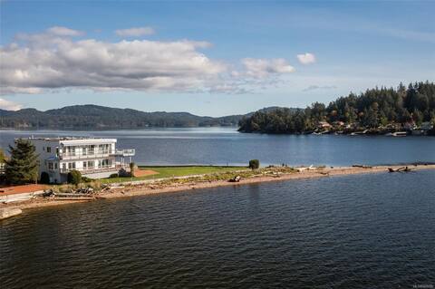 "Victoria's Sea-Cret"   Stunning Oceanfront Home!