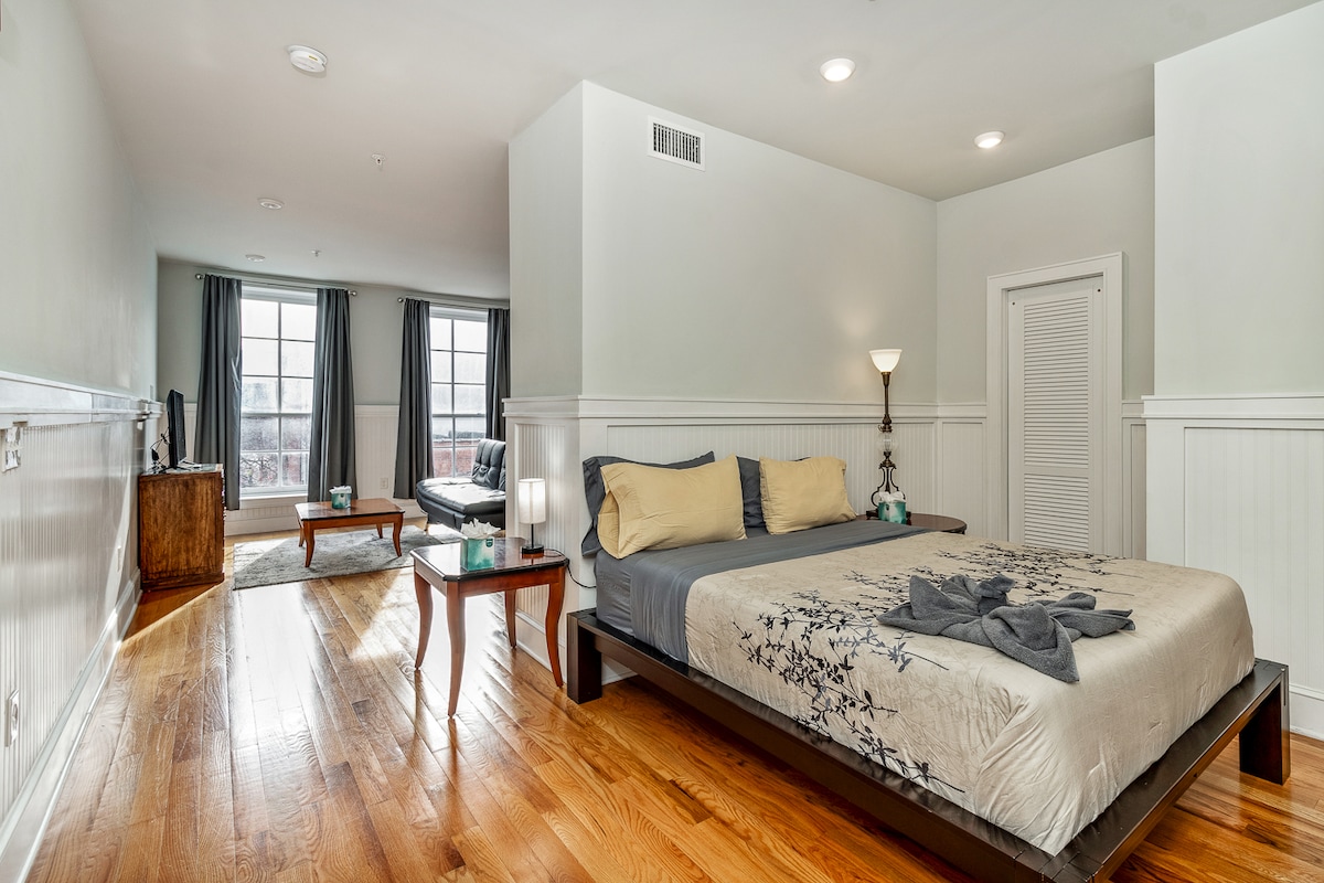 Unit 4, Queen & Sofa Beds, WiFi, Elevator@Old City