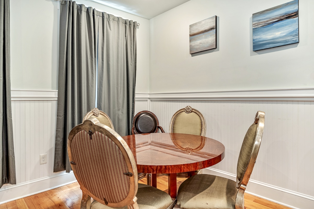 Unit 4, Queen & Sofa Beds, WiFi, Elevator@Old City