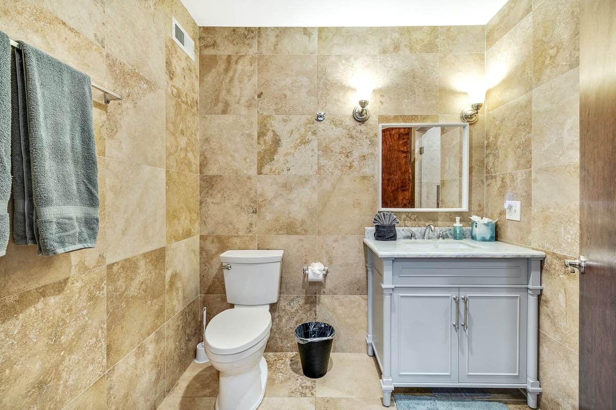 Unit 4, Queen & Sofa Beds, WiFi, Elevator@Old City