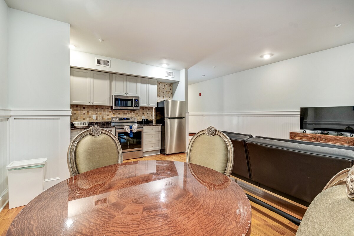 Unit 4, Queen & Sofa Beds, WiFi, Elevator@Old City