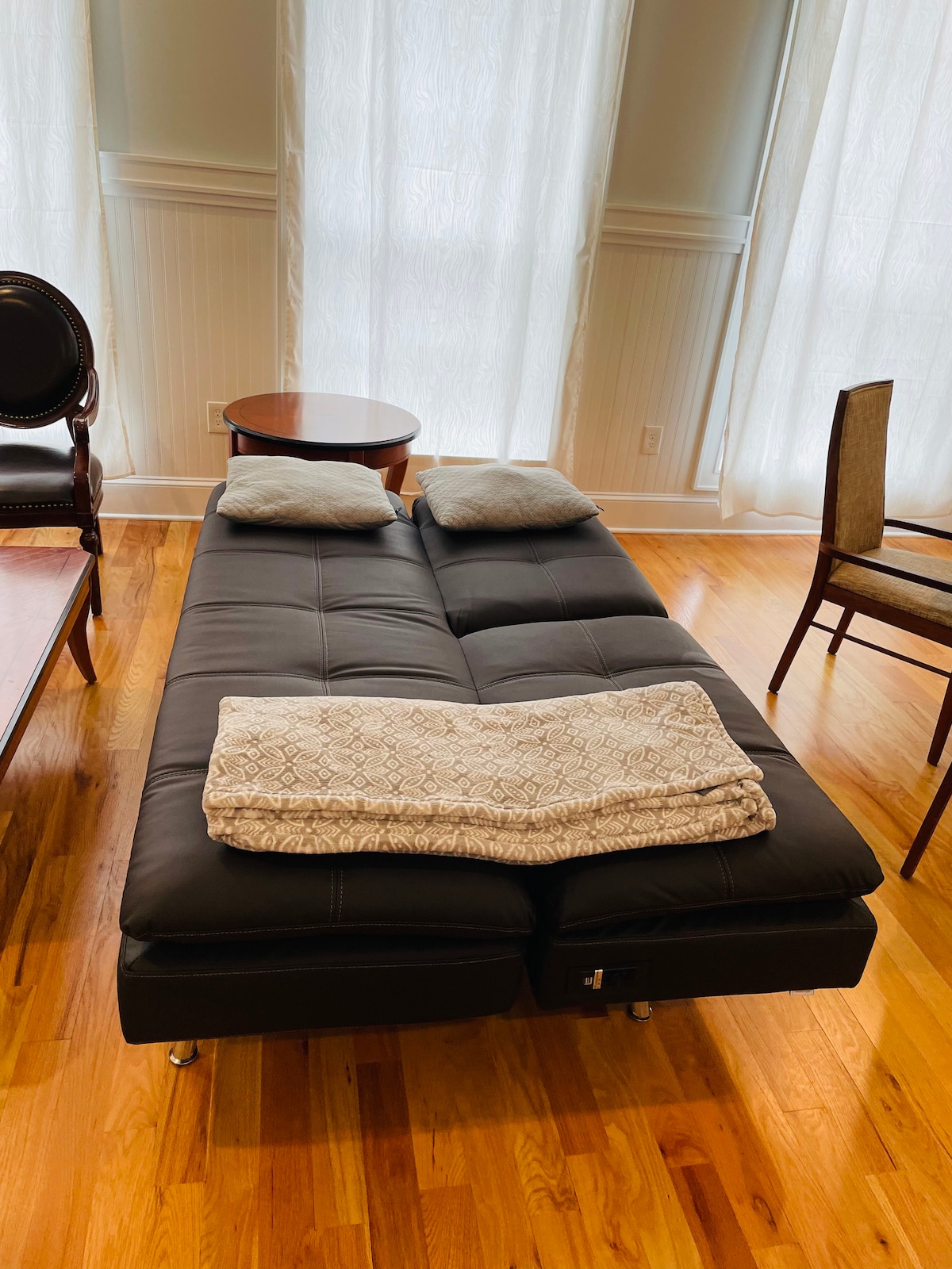 Unit 6 Queen & Sofa Beds, Wi-Fi, Elevator@Old City