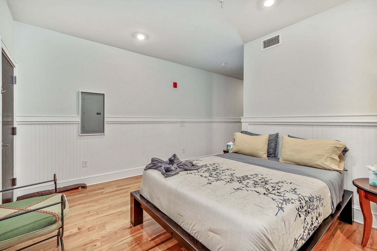Unit 4, Queen & Sofa Beds, WiFi, Elevator@Old City