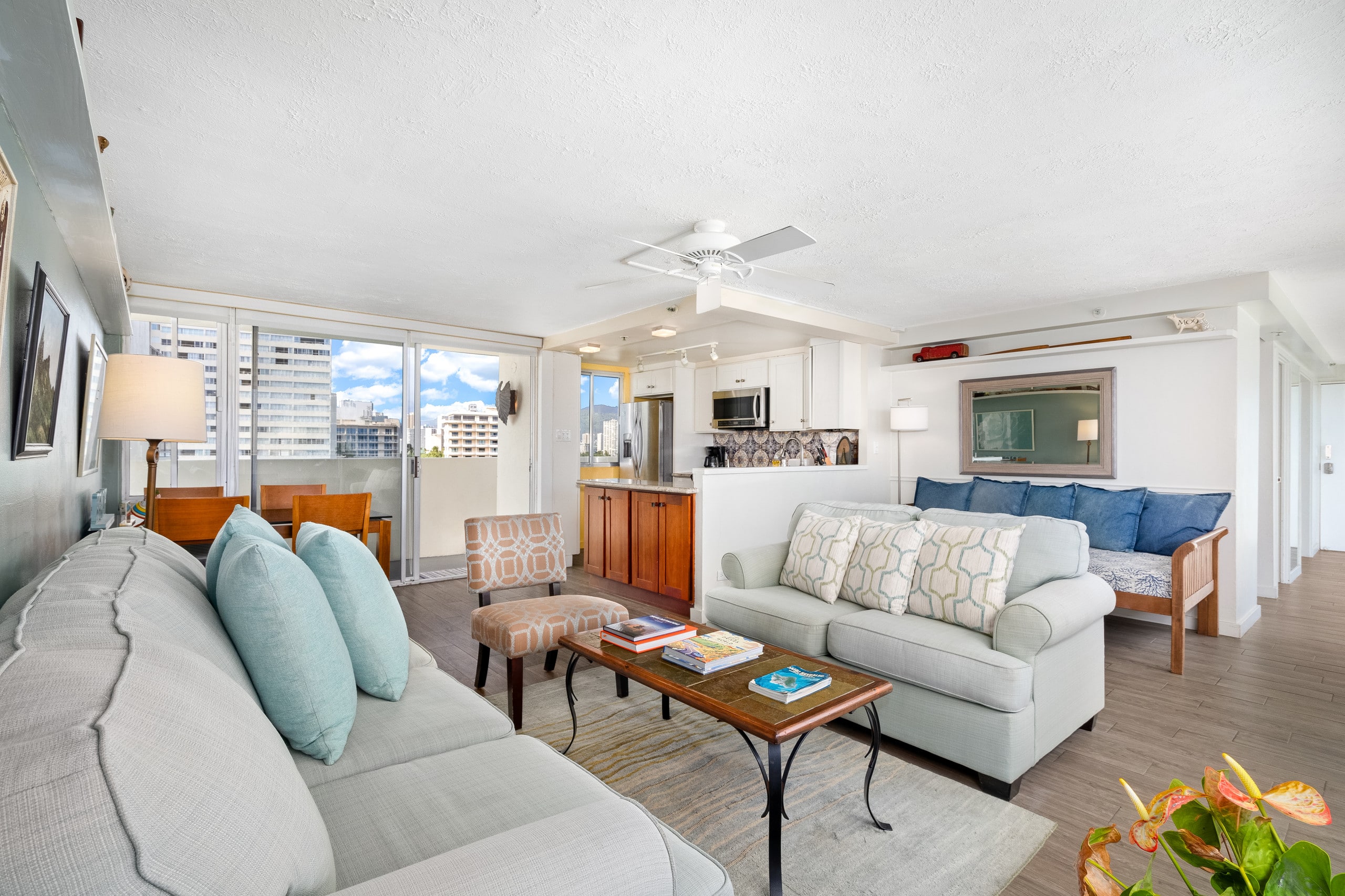 DHBH 1001 Enjoy our Waikiki slice of Paradise - Image 3