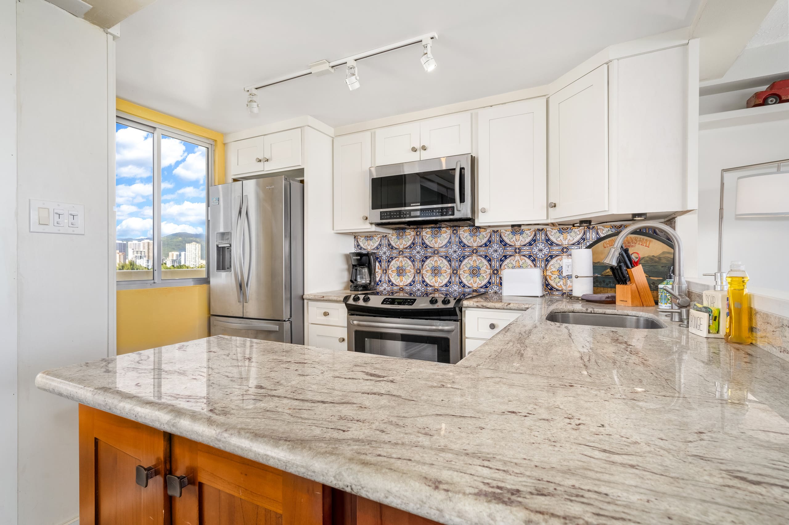 DHBH 1001 Enjoy our Waikiki slice of Paradise - Image 9