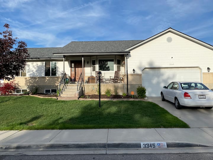 Newly renovated Family Friendly basement suite Guest suites for Rent