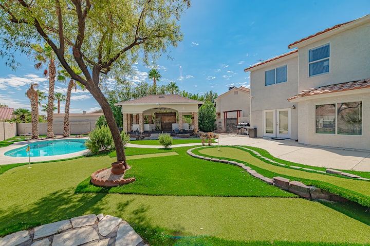 4k Beds, 3.5mi To Strip! Pool Wheat/mini Golf&bbq! - Las Vegas, NV