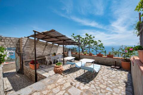 Charming detached villa overlooking the sea