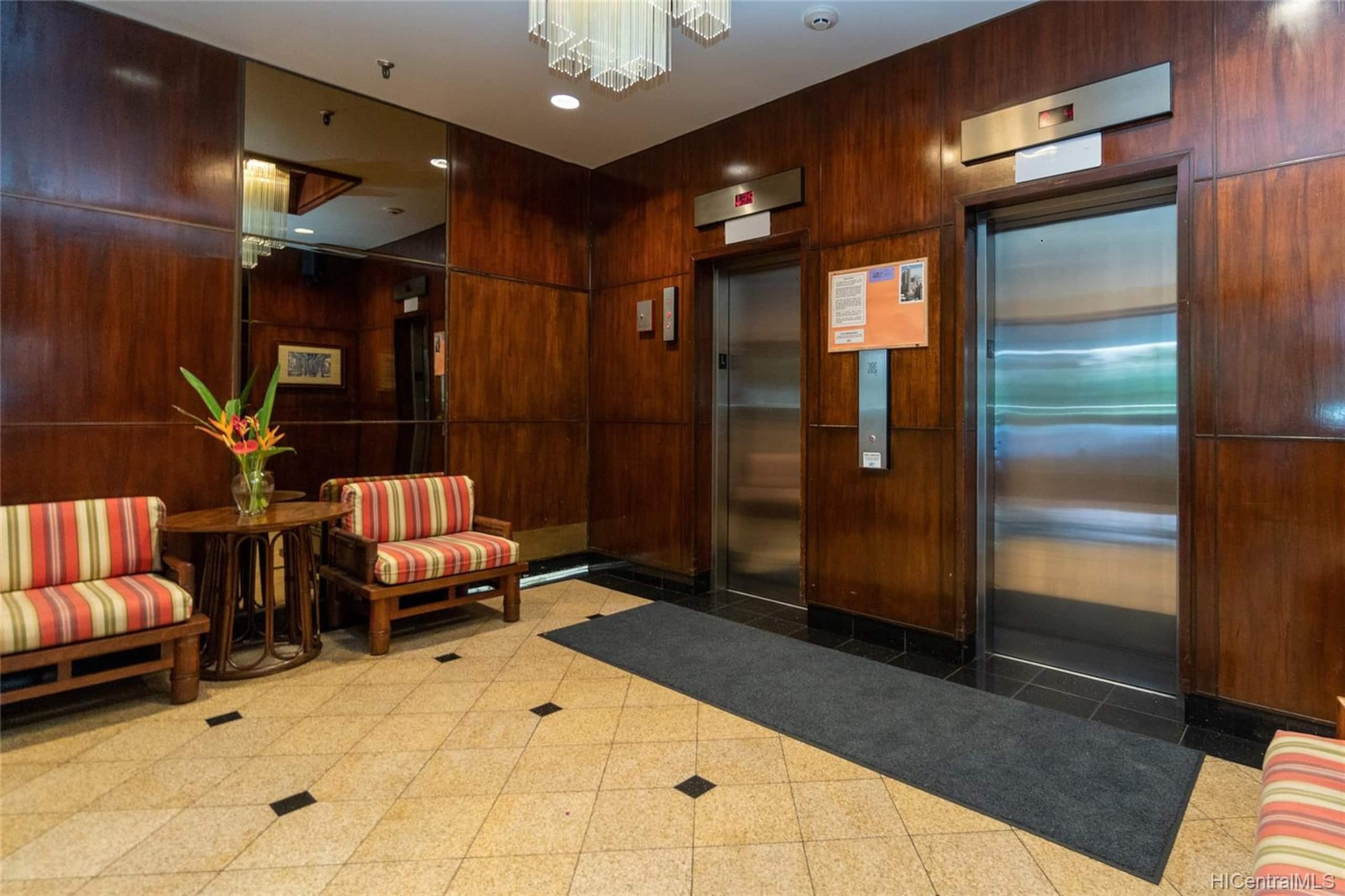 Condo in Honolulu · ★4.42 · Studio · 1 bed · 1 private bath - Image 10