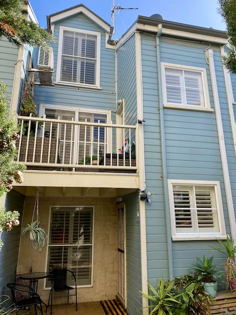 Breakwater Villa  minutes walk to  Beach and more