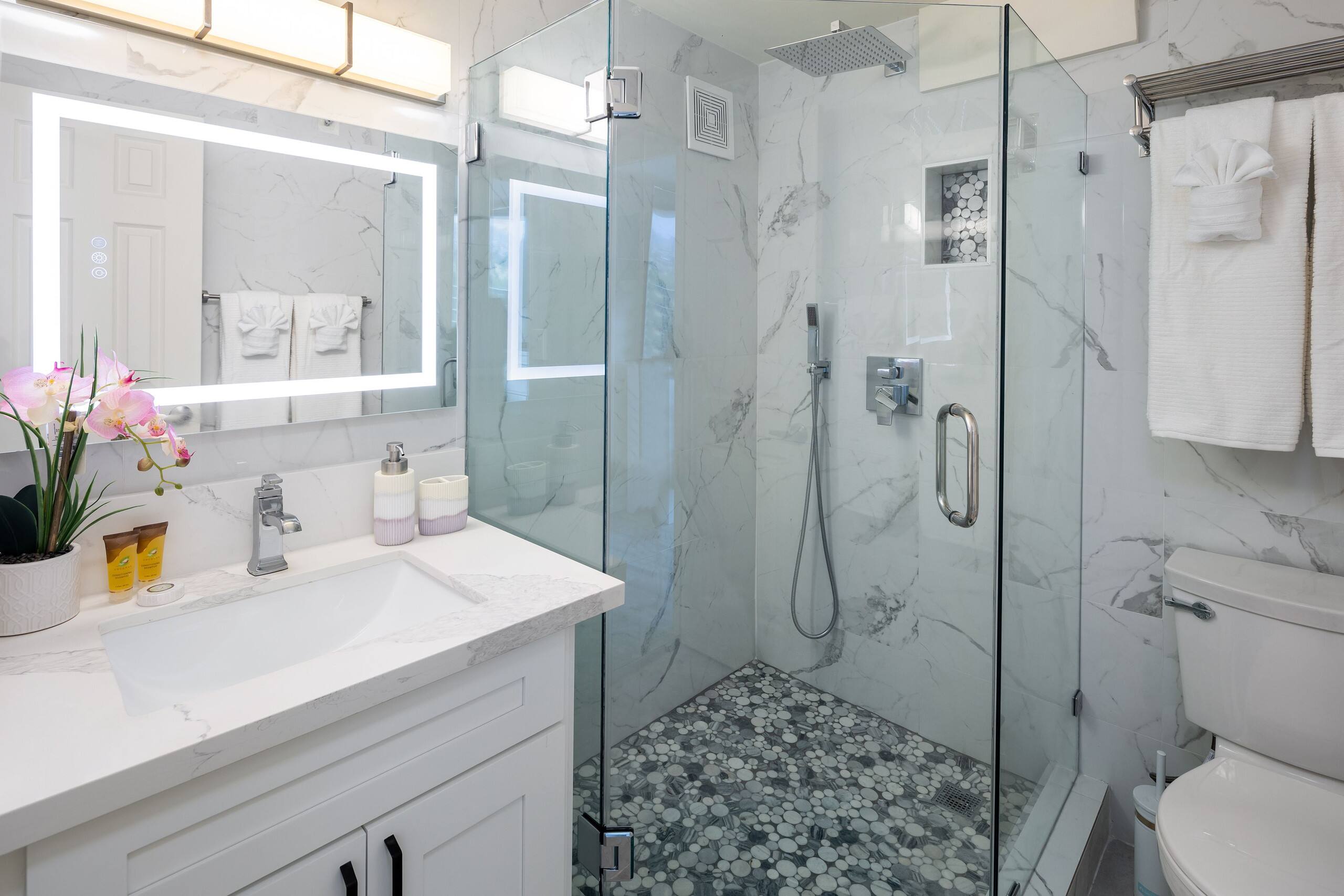 Condo in Honolulu · ★4.92 · 1 bedroom · 3 beds · 1 private bath - Image 7