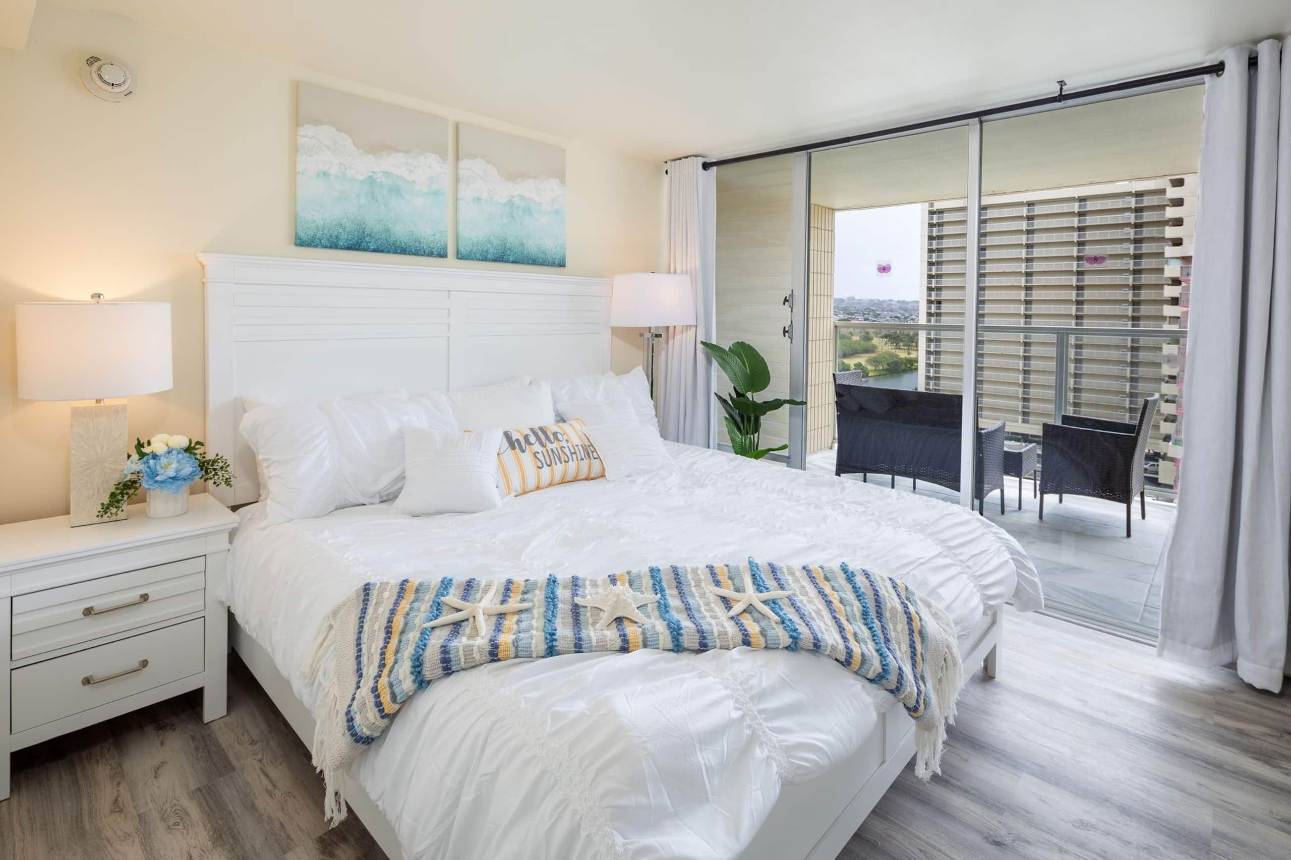 Condo in Honolulu · ★4.92 · 1 bedroom · 3 beds · 1 private bath - Image 5