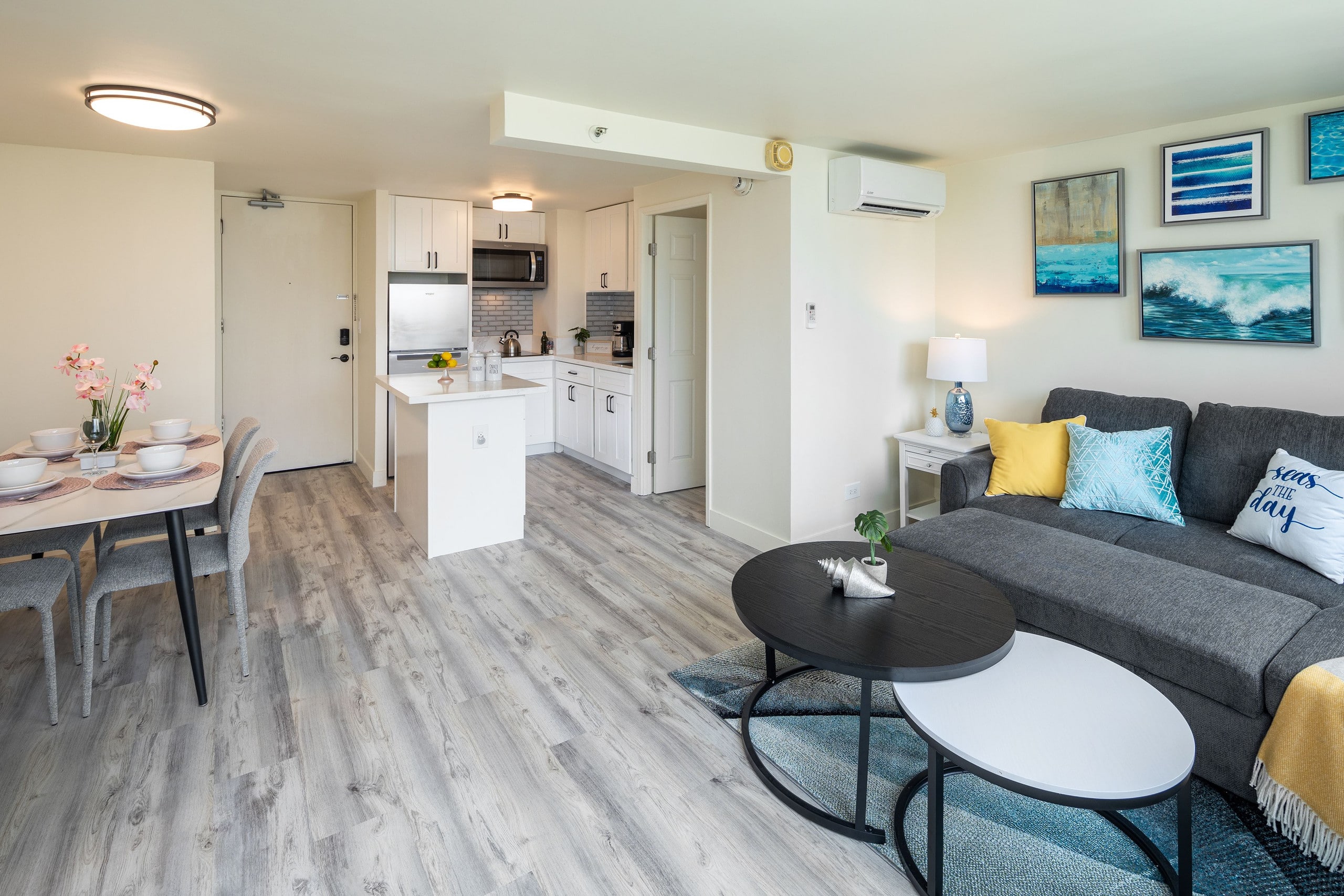 Condo in Honolulu · ★4.92 · 1 bedroom · 3 beds · 1 private bath - Image 12
