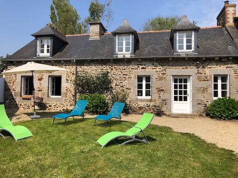 Villa for 12 people, 2.5 km from the beach.