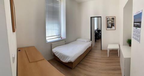Vlastná izba v Prahe neďaleko letiska!