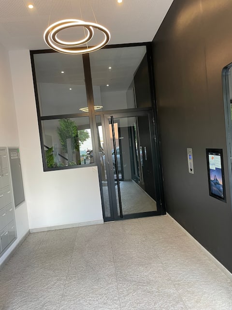 Top performing Airbnb: New, cozy apartment in a small condominium. in Issy Les Moulineaux