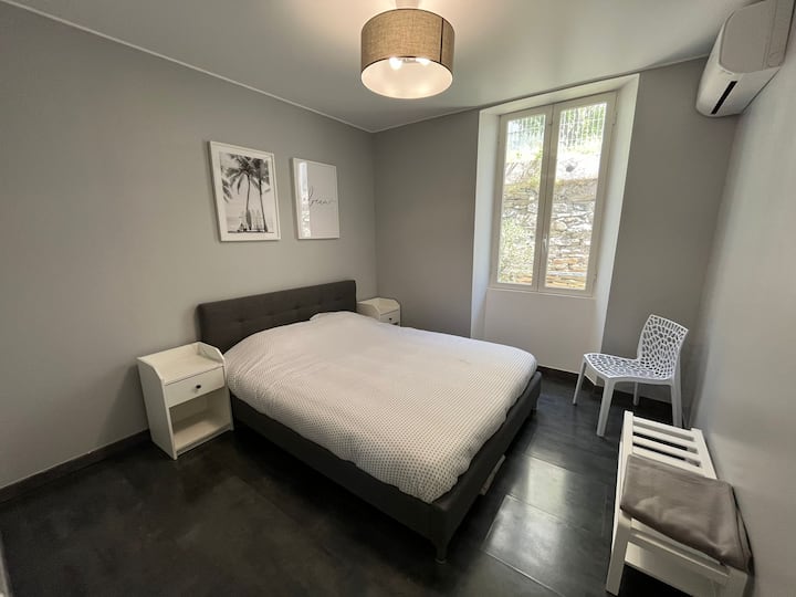 Сивата стая, шикозен стил.