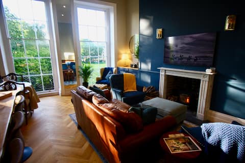 Top performing Airbnb: Gorgeous Georgian Apartment with Free Parking in Charlcombe