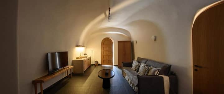 Lotus Cave Villa With Heated Plunge Pool - Santorini