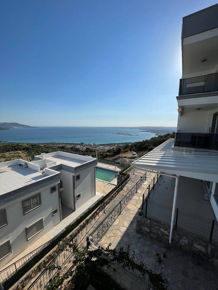 Havuzlu Deniz Manzaralı Kiralık Lüks 2+1 Daire - Akbük