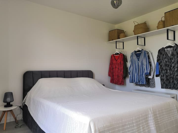 Საძინებელი 4 - საწოლი 160 x 200