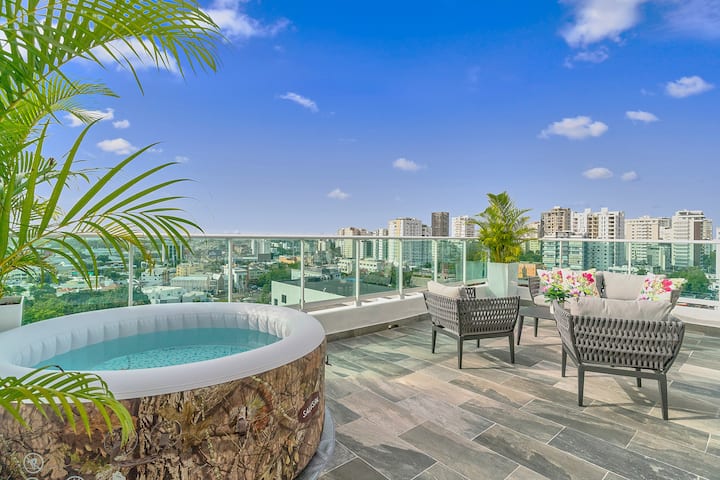 8 Penthouses In Singapore For The Real Crazy Rich Asians - Uchify - Penthouse Apartments With Private Jacuzzi