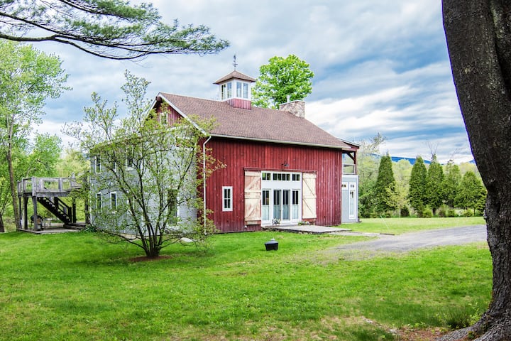 Barn on the Pond Barn Style Lodging