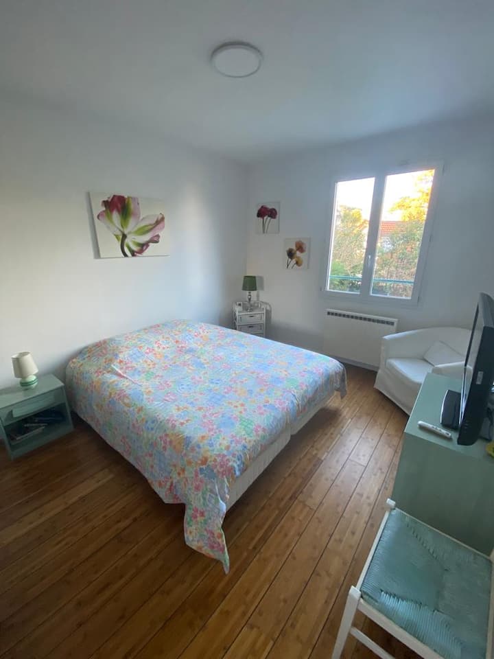 ห้องนอน 3: เตียงคิงไซส์ %3$s/หรือเตียงเดี่ยว 2 เตียง