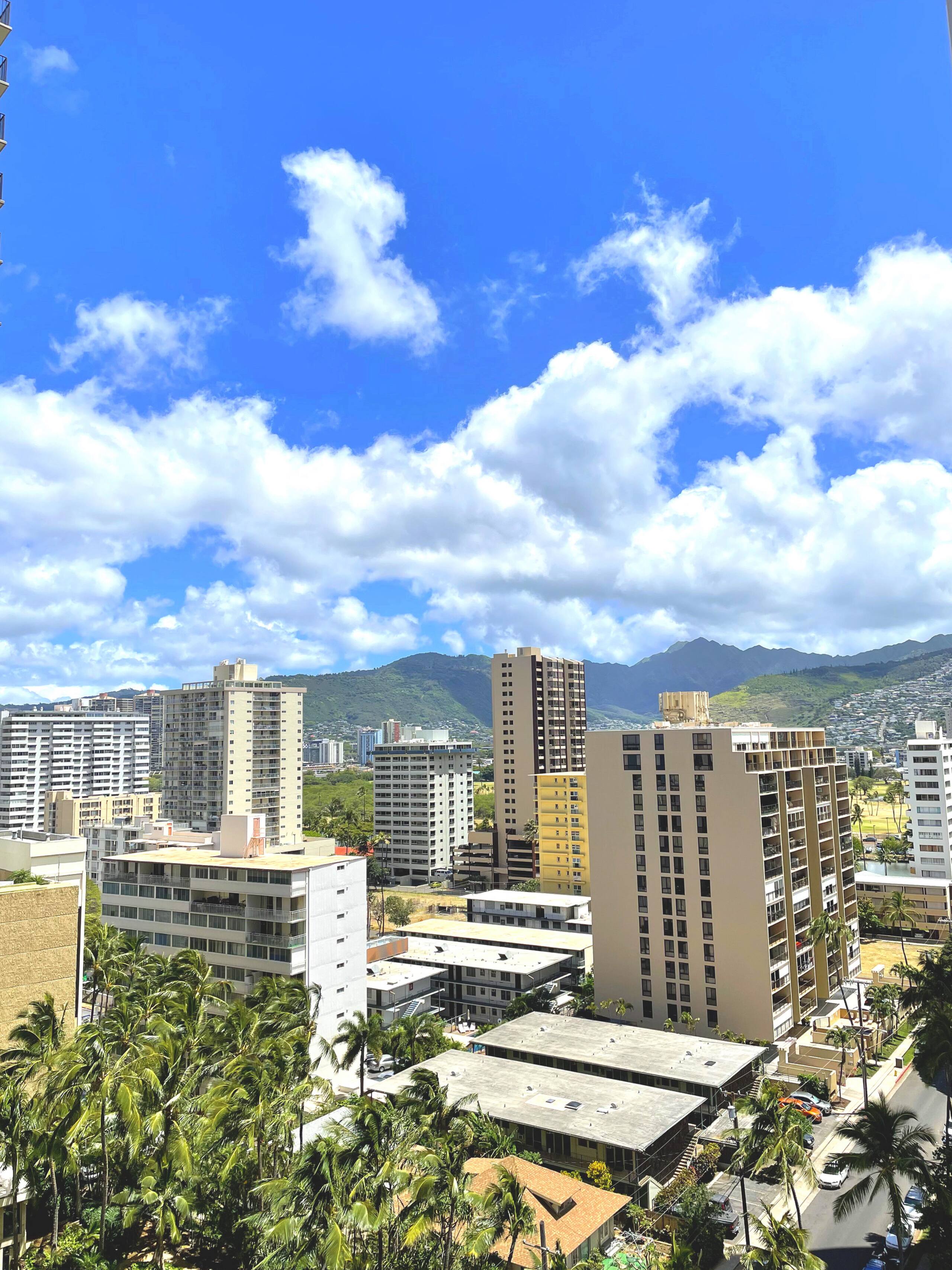 Condo in Honolulu · ★4.68 · 1 bedroom · 3 beds · 1 private bath - Image 36