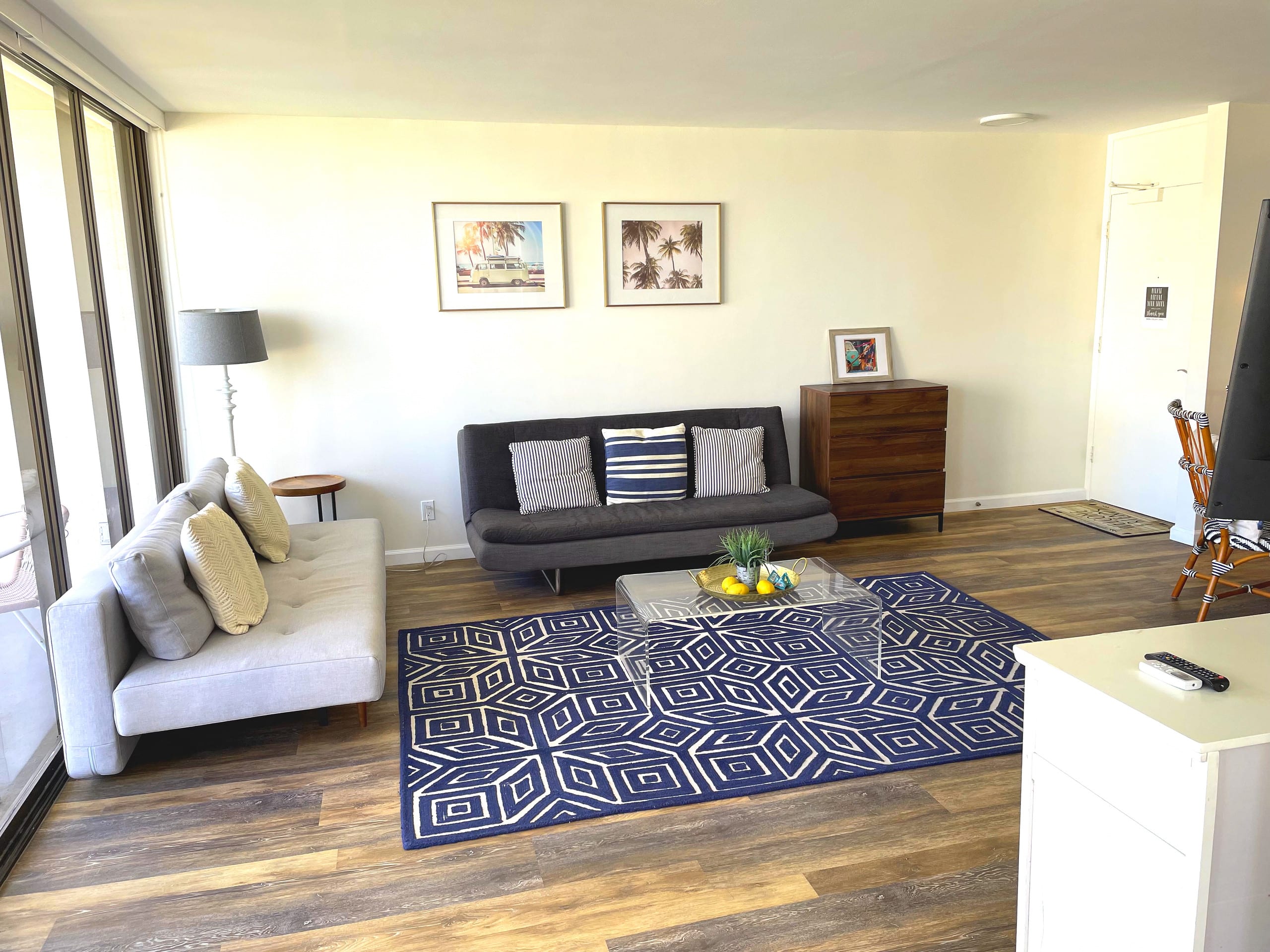 Condo in Honolulu · ★4.68 · 1 bedroom · 3 beds · 1 private bath - Image 3