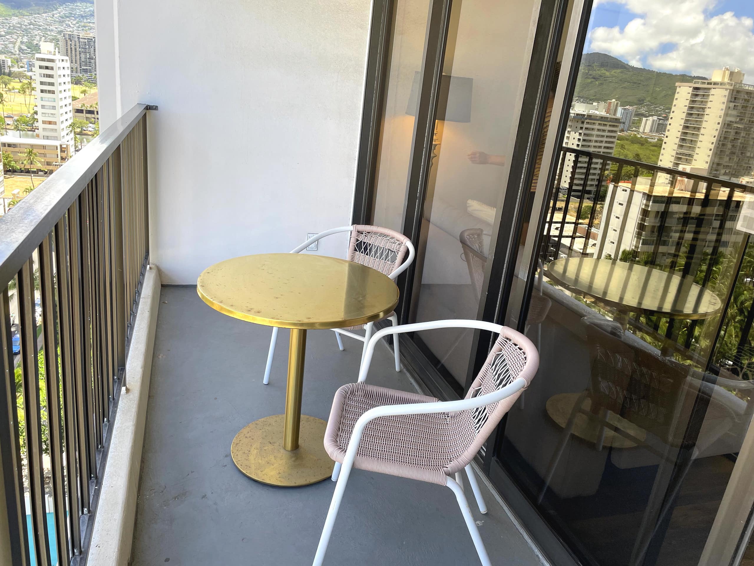 Condo in Honolulu · ★4.68 · 1 bedroom · 3 beds · 1 private bath - Image 14