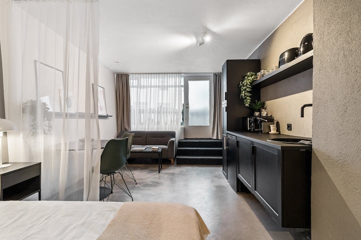 Best Location! Spacious Studio Downtown Reykjavik - レイキャビク