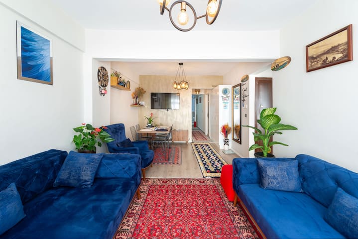 Oldcity 1st floor with balcony great kitchen