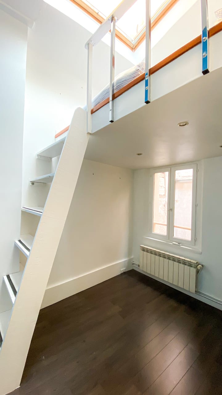Chambre avec lit double en mezzanine 140x200