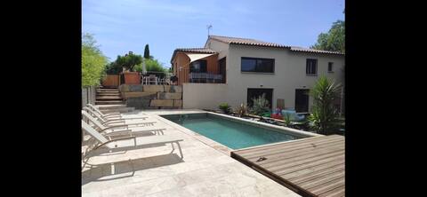 Beautiful Villa in Blauzac 5 minutes from Uzès